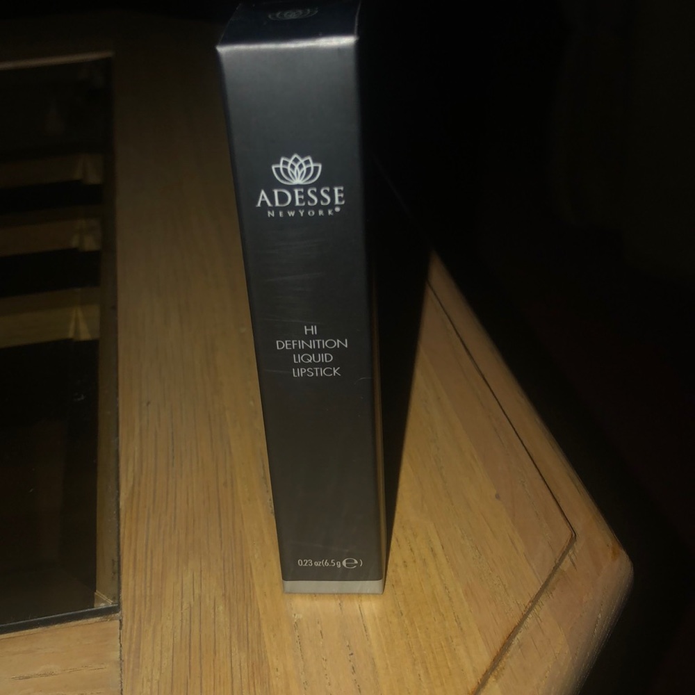 Adesse Hi definition liquid lipstick